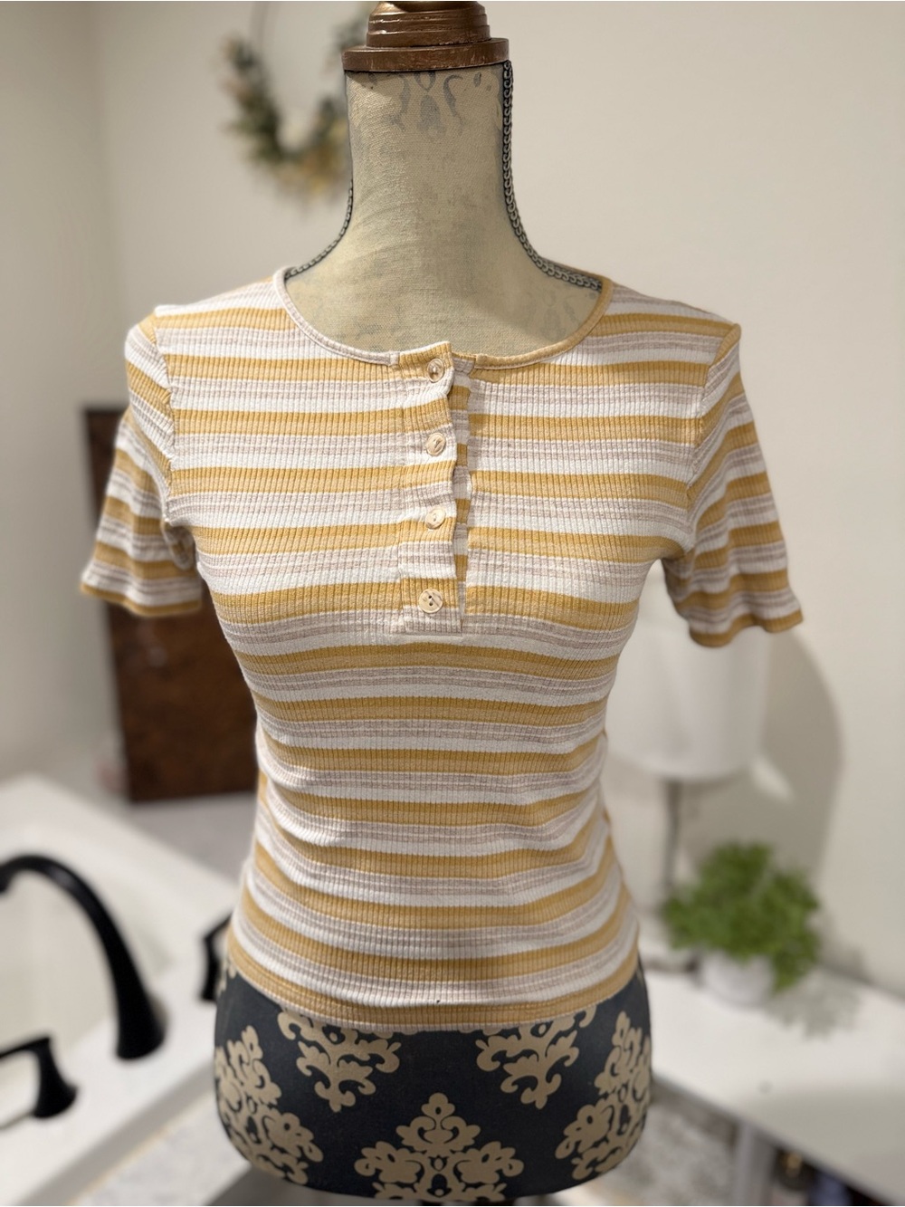 Böhme Mustard Stripe Ribbed Henley Tee | Women’s Small